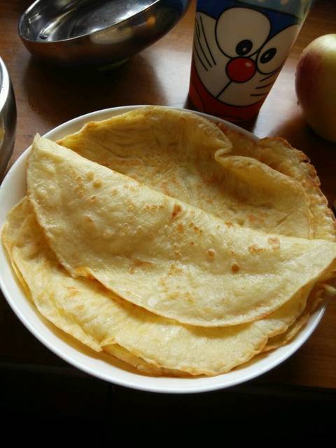 今天在家休息_今天不用上班,自己做的鸡蛋饼,