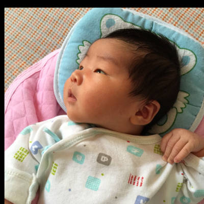 各位宝妈,我家枕头出生一周,枕长发婴儿么图片烫发男士发型宝宝2015图片