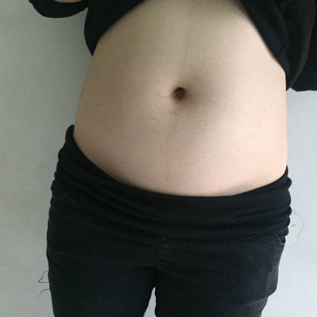 我是大胖子_好想知道肚子里是男宝还是女宝,线好淡啊