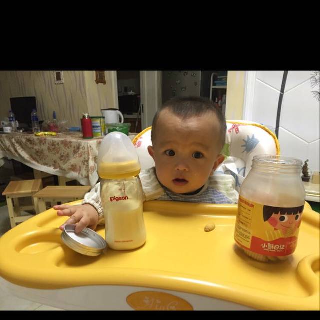 宝宝吃零食不喝奶怎么办_饿了吃奶豆,饼干,米