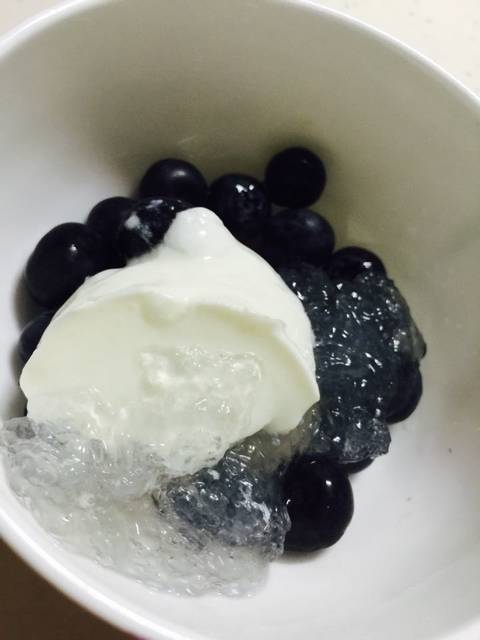 蓝莓酸奶燕窝_一样的蓝莓酸奶燕窝这是什么鬼