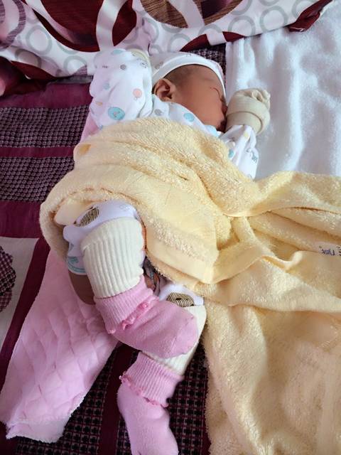 老是吐_最近哭的肚脐眼突出_宝宝树