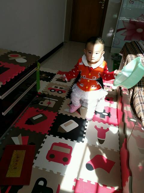 宝宝睡觉不踏实_宝宝晚上总是哼哼唧唧的睡不