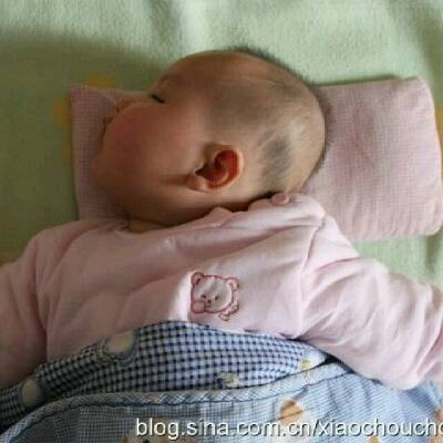 网上说这种睡姿的宝宝是脑瘫,真的吗好害怕