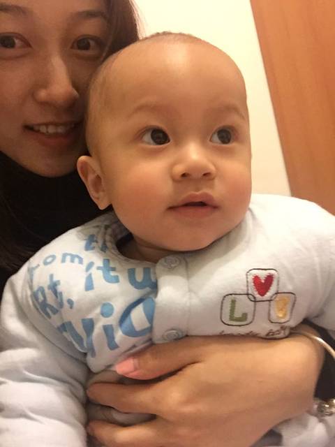 宝爸到现在也不会哄孩子睡觉_到现在还不会哄