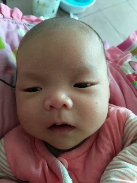 _满月孩子眼屎多,流泪咋办_宝宝树