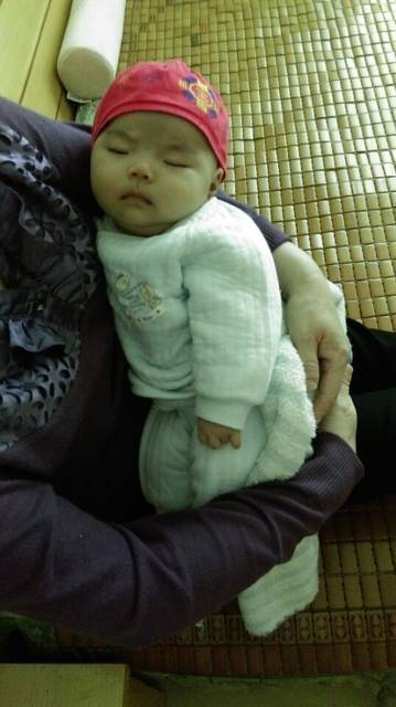 女儿看起来像个男孩啊,怎么这样呢