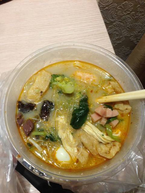 杨福记麻辣烫跟杨国福一起的吗?_昨天看到杨