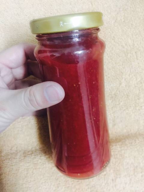 自制草莓酱_吃草莓的季节就应该做一些保存起
