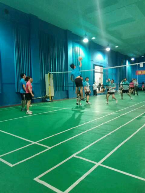 今天单位气排球比赛,当啦啦队太热情了,宝宝要