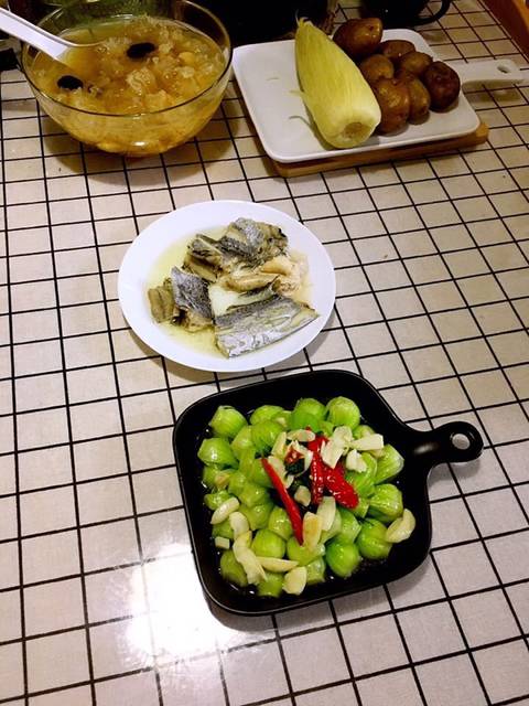 晚餐_今天的腊肉饭非常失败 水放太多了 清蒸