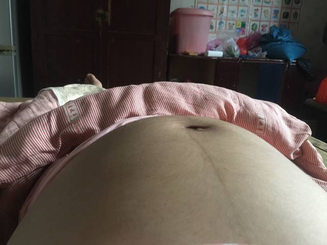 12月预产期的宝妈你们平躺肚子多大_你们的肚