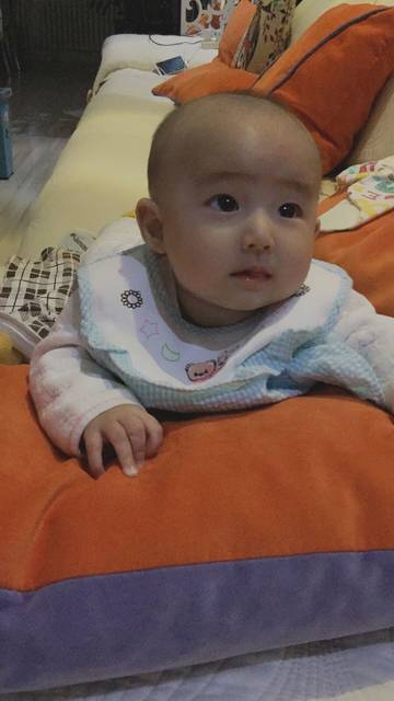 宝妈们6月份生的宝宝口水多吗?拉坐怎么样_我