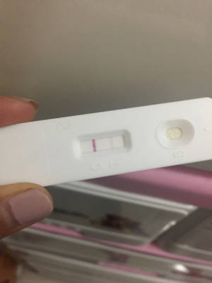 育儿问答 准备怀孕 验孕试纸连续用了三天都是一深一浅是怎么回事?