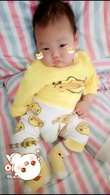 宝宝头发变少了,你们家的宝宝头发多吗?