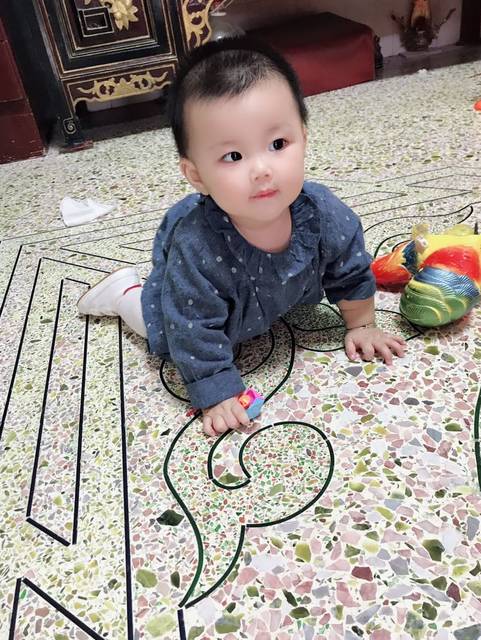 宝宝越来越认人了