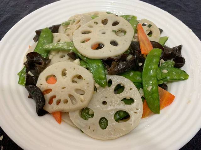 清脆爽口低脂餐,荷塘小炒