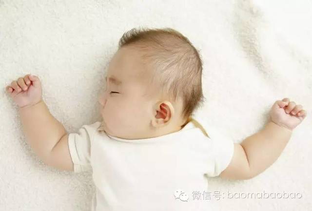 婴儿睡眠10大现象解读 睡多久才够?_很困,却不