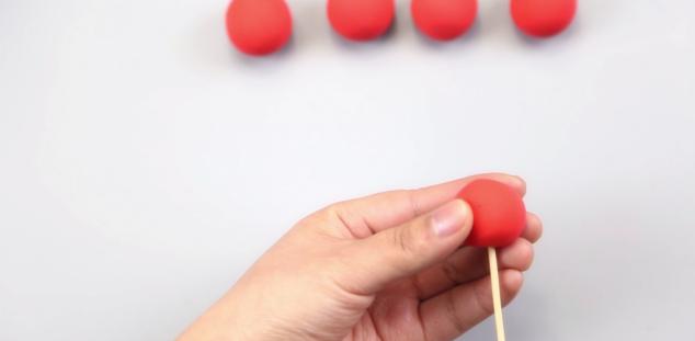 图解橡皮泥手工制作糖葫芦,就这么简单_小时候