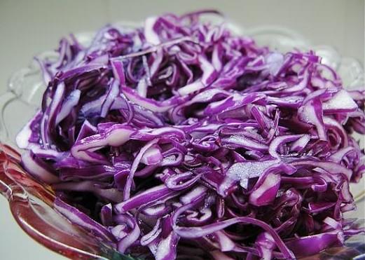 会变色的紫甘蓝,还敢给宝宝吃吗?_紫甘蓝俗称