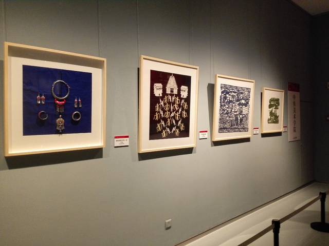 密密麻麻的ic芯片构成的雕塑.