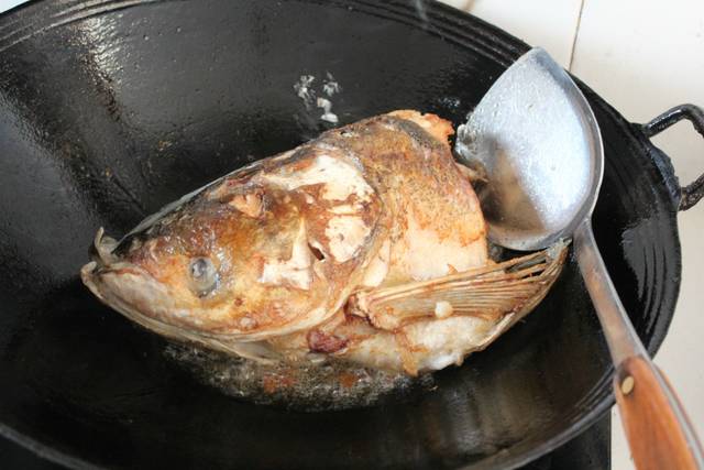 冬日暖胃菜--鱼头烧豆腐