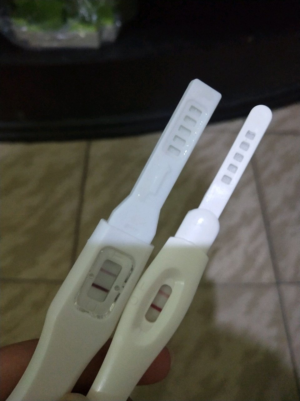 验孕棒一浅一深，心情有些忐忑