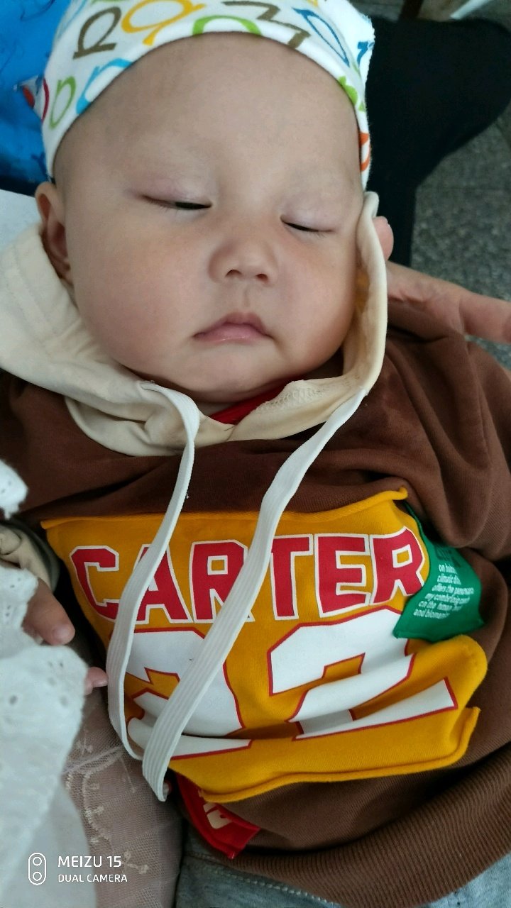 宝宝七个月了腹泻，腹泻奶粉吃了不拉，一换又开始宝妈们给点经验