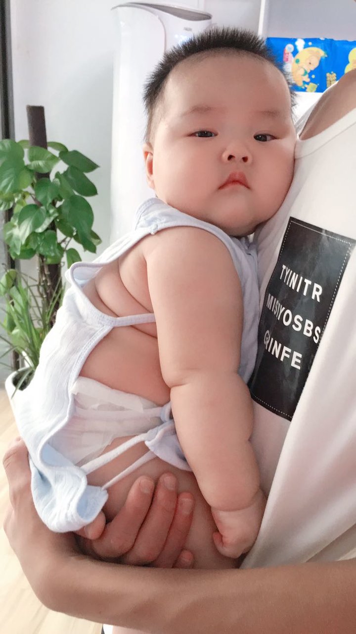 四个月 在姐姐怀里长大的弟弟☺️