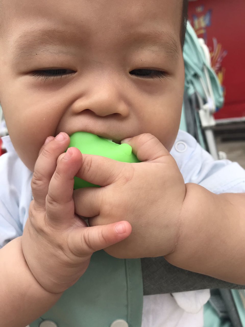 宝宝有黑眼圈