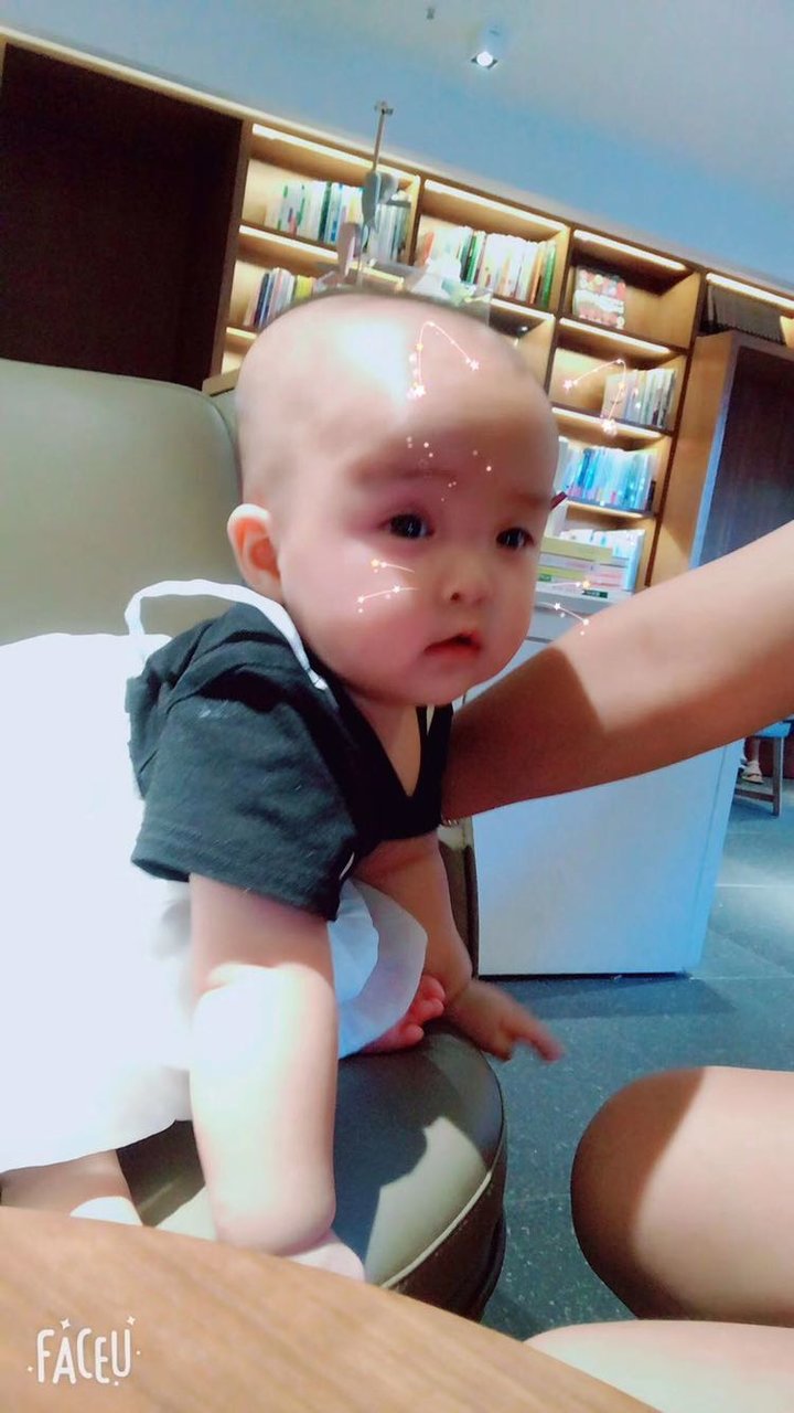姐妹俩像不