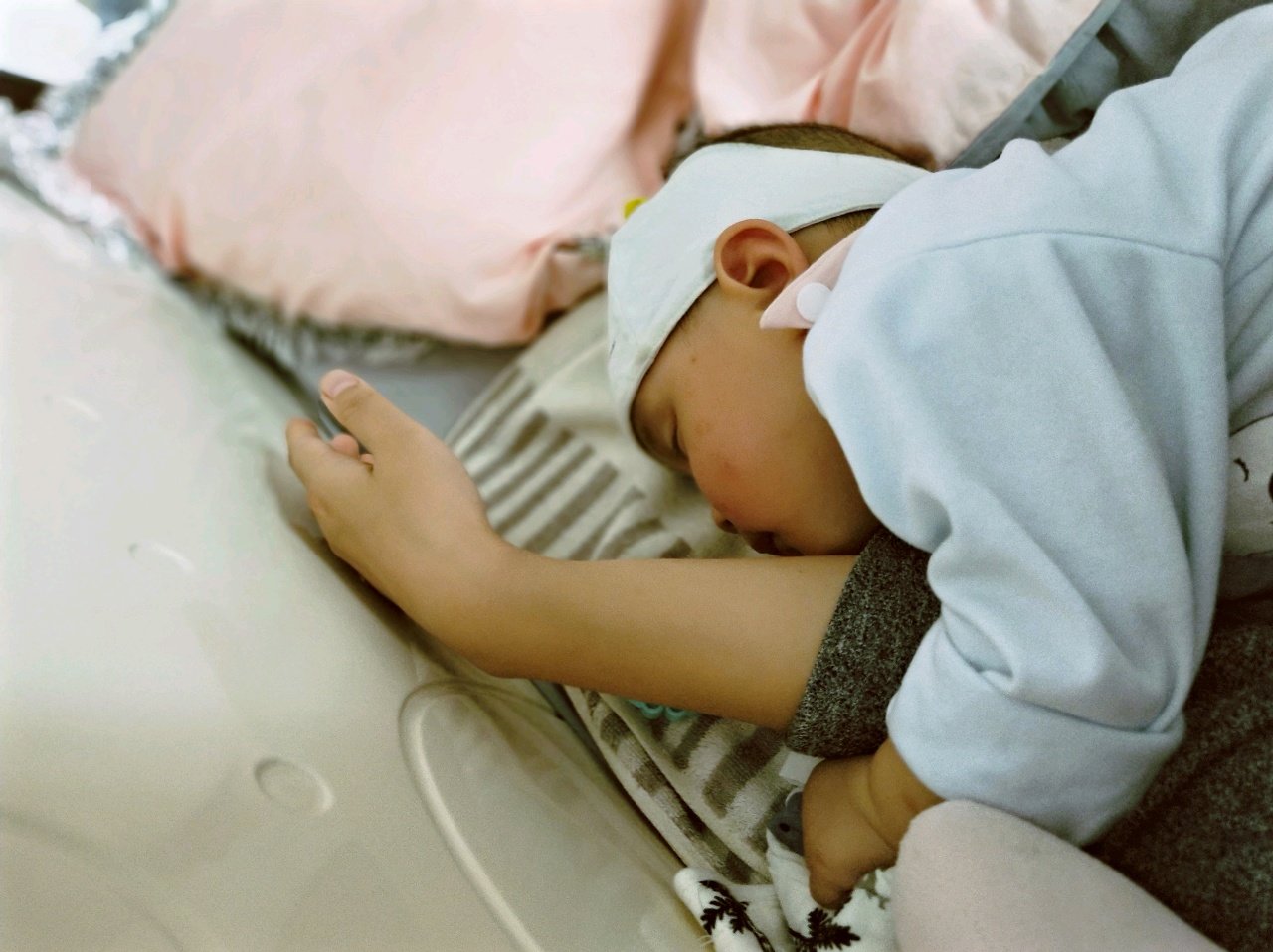 抱娃抱到腱鞘炎，有同款宝妈吗？你们是怎么治疗的啊？