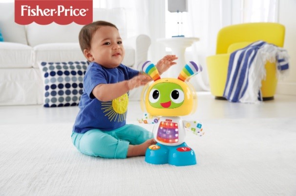 宝宝快一岁一个了,会叫爸爸,妈妈,你叫她鼓掌,她